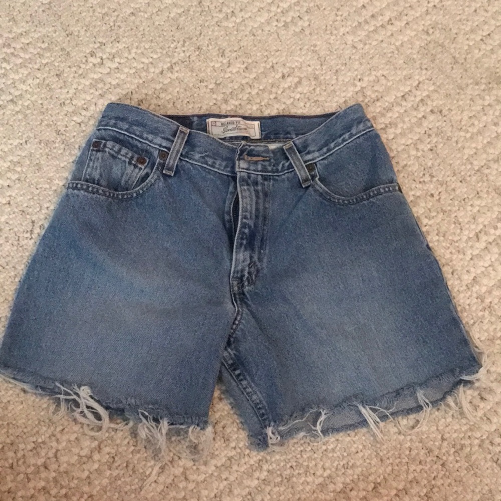 High Waisted Levi’s Shorts Size 25